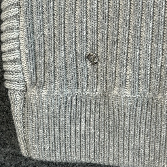 Lululemon Embrace Full Zip Hoodie Scuba Sweater -Gray - Women's Size 4 - EUC!!!! - Picture 9 of 16